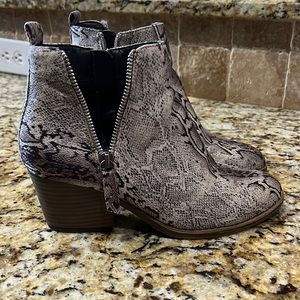 Boutique by Corkys booties
